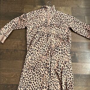 NWOT Leopard Print Long Sleeve 2piece outfit!